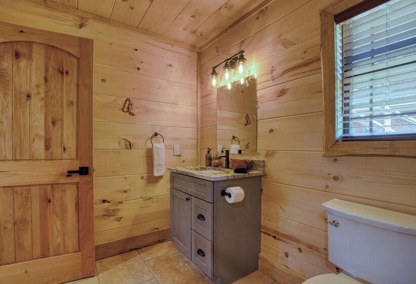 Birch Lodge By Avantstay Indoor Pool, Theater, Game Room & Stunning Views!