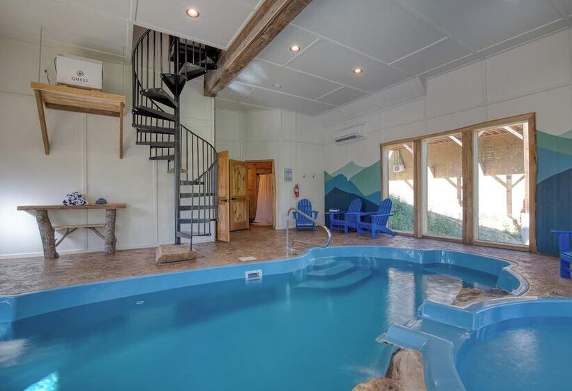Birch Lodge By Avantstay Indoor Pool, Theater, Game Room & Stunning Views!