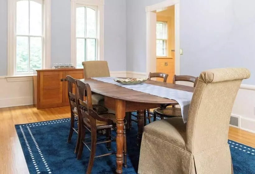 Charming Home: 3 Blocks To Winona State University