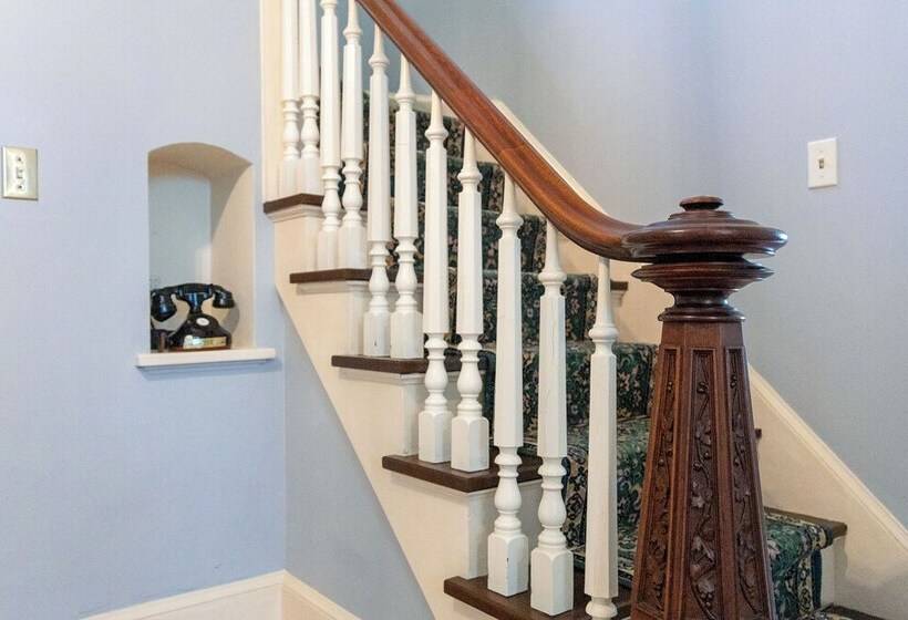 Charming Home: 3 Blocks To Winona State University