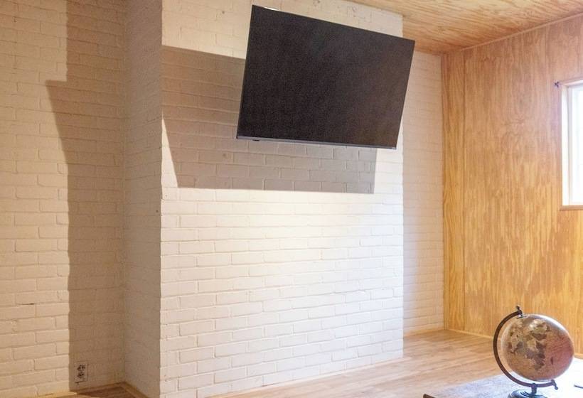 Charming Home: 3 Blocks To Winona State University