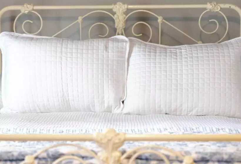 Charming Home: 3 Blocks To Winona State University