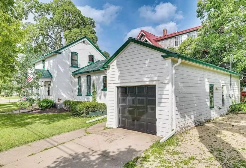 Charming Home: 3 Blocks To Winona State University