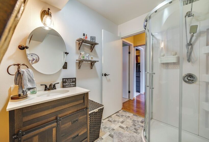 Creek & Lake Access At Cabin Near Cle Elum!