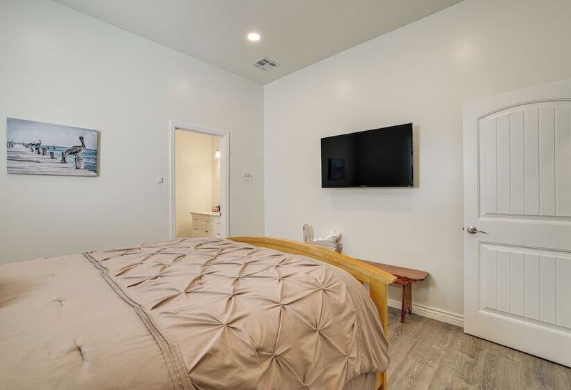 Near Disney:  T Morrow S Grand Getaway  W/ Dock!