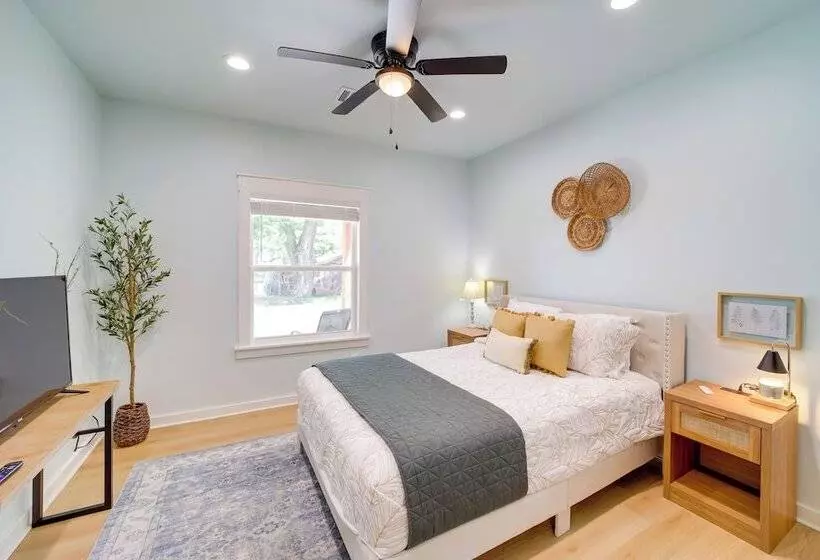 Eufaula Vacation Rental: Walk To Lakeside Beaches!