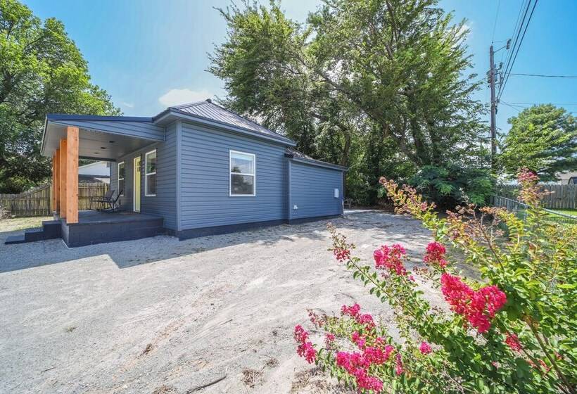 Eufaula Vacation Rental: Walk To Lakeside Beaches!