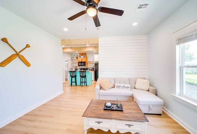 Eufaula Vacation Rental: Walk To Lakeside Beaches!