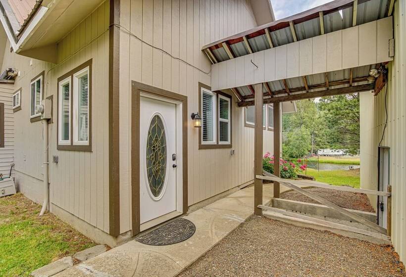 Family Friendly Cle Elum Retreat On Yakima River!