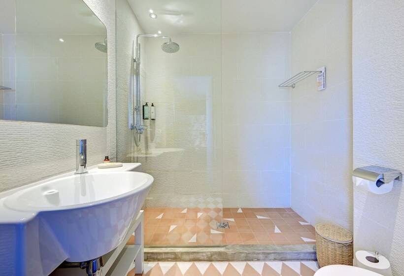 Отель Bor Hôtel & Restaurant   Plage Privée