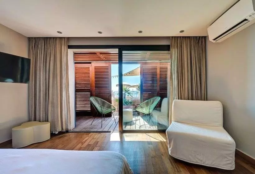 ホテル Bor Hôtel & Restaurant   Plage Privée