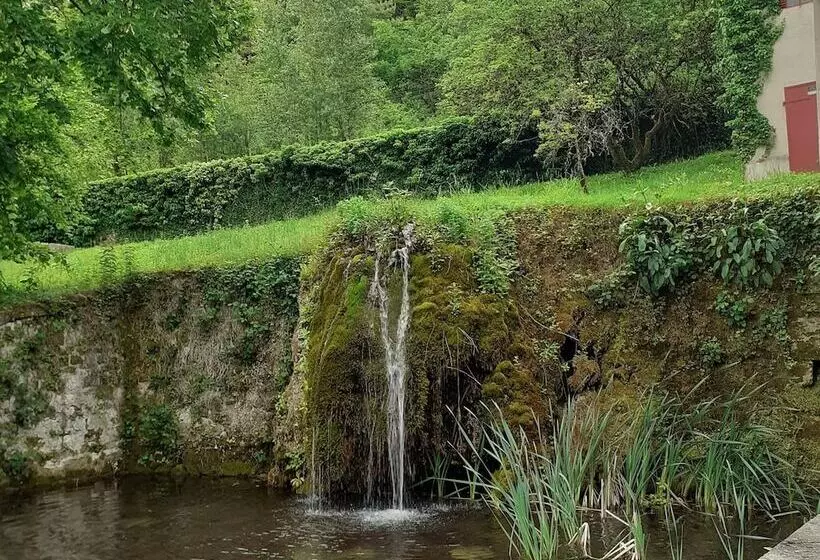ホテル Renovated Castle Apartment With Swimming Pool