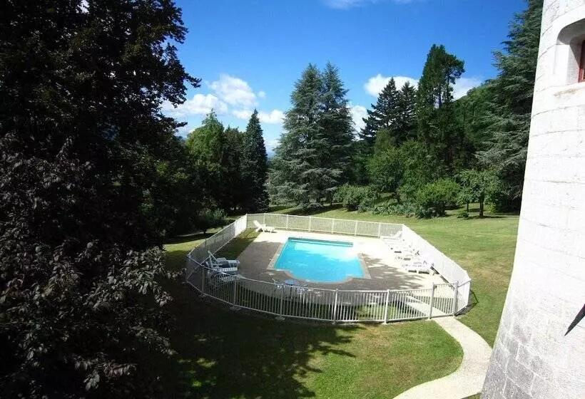 ホテル Renovated Castle Apartment With Swimming Pool