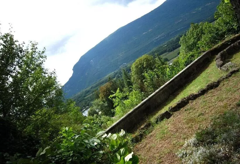 ホテル Renovated Castle Apartment With Swimming Pool