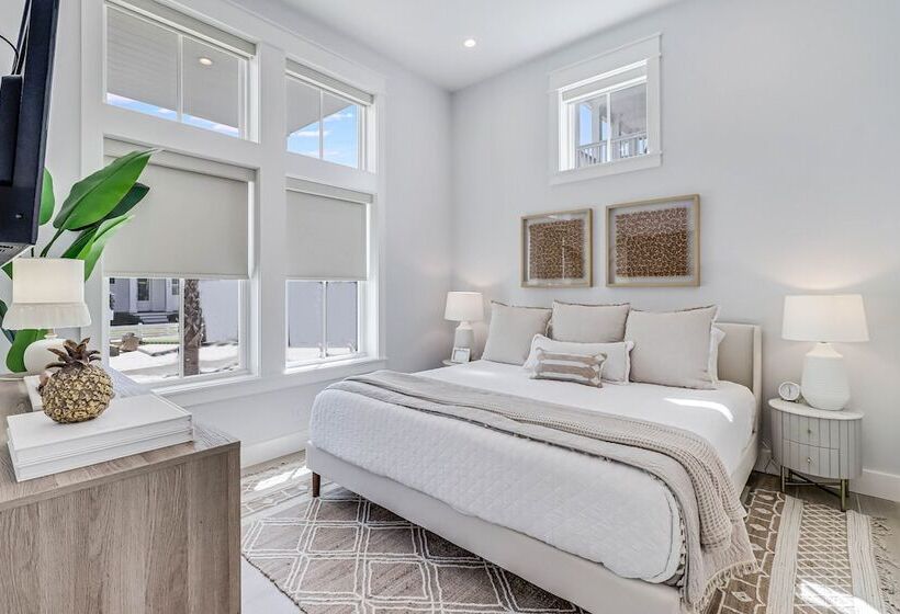 Lakeside Luxury 230 Lak