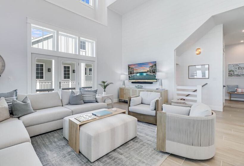 Lakeside Luxury 230 Lak