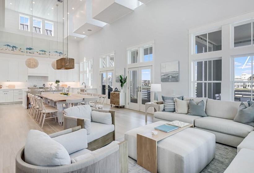 Lakeside Luxury 230 Lak