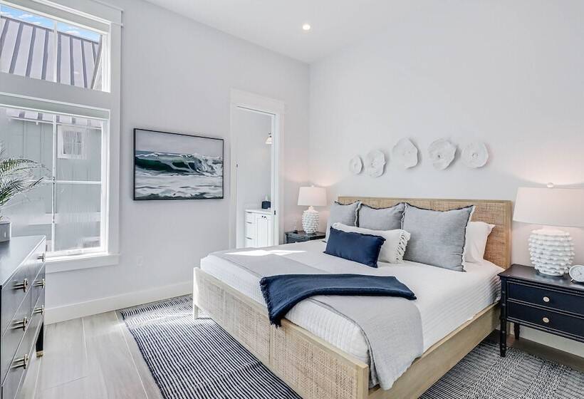 Lakeside Luxury 230 Lak