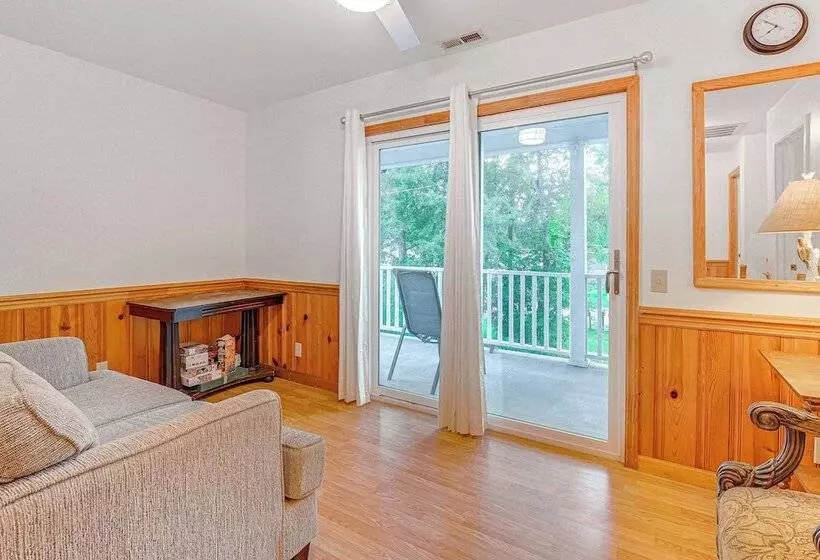 Murrells Inlet Home W/ Deck ~ 4 Mi To Marsh Walk!