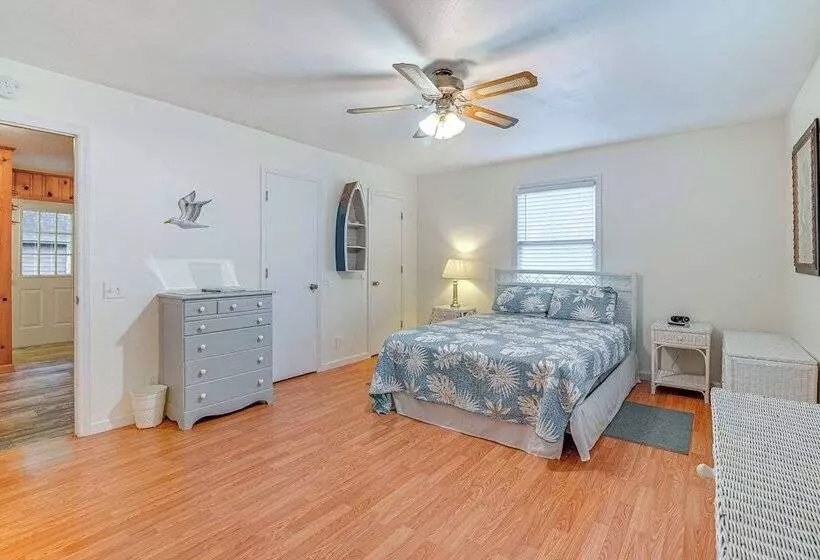 Murrells Inlet Home W/ Deck ~ 4 Mi To Marsh Walk!