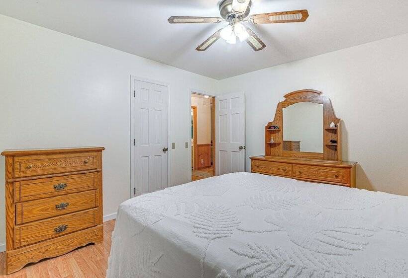 Murrells Inlet Home W/ Deck ~ 4 Mi To Marsh Walk!