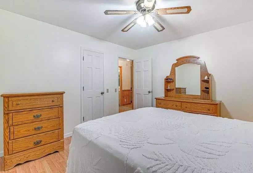 Murrells Inlet Home W/ Deck ~ 4 Mi To Marsh Walk!