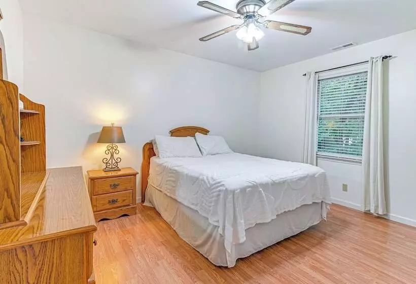 Murrells Inlet Home W/ Deck ~ 4 Mi To Marsh Walk!