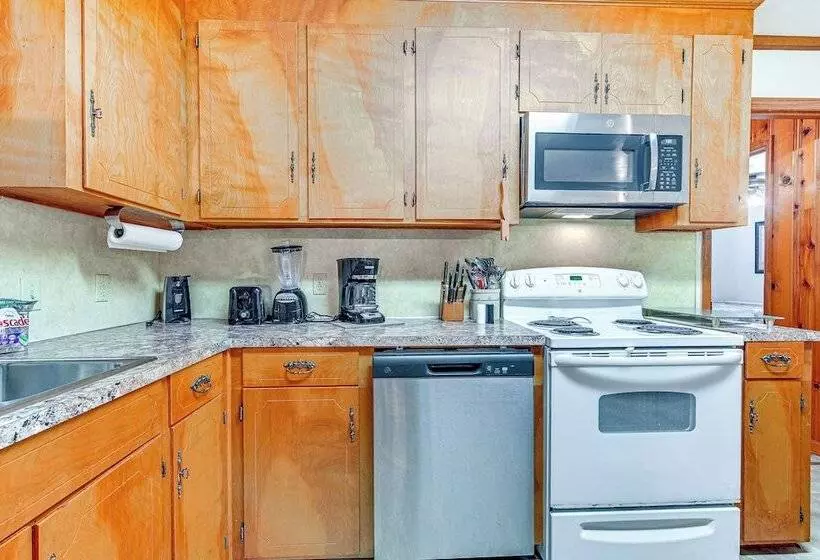 Murrells Inlet Home W/ Deck ~ 4 Mi To Marsh Walk!