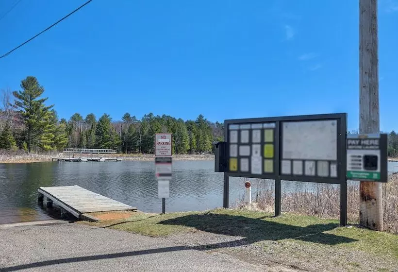 Northwood Tours Escape : Hot Tub & Lake Access!