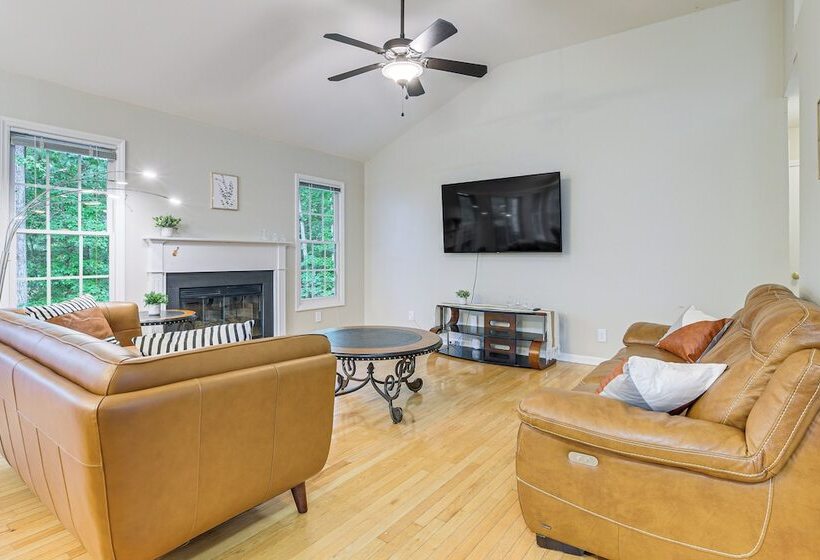 Park Village Home W/ Pond: 6 Mi To Downtown Cary