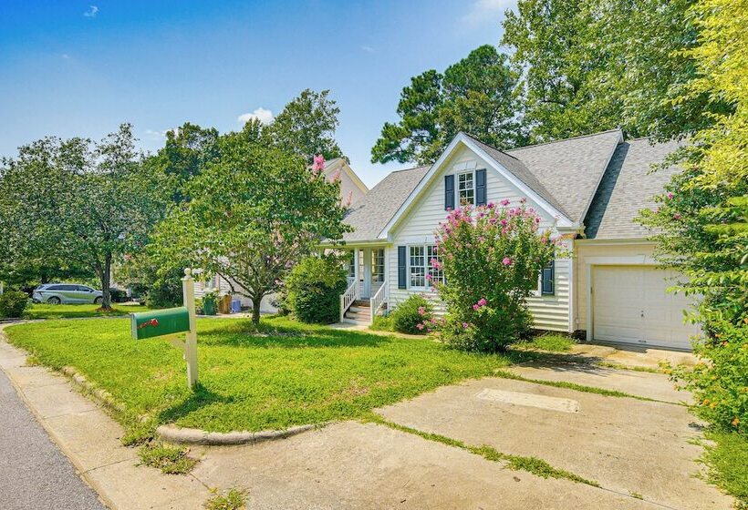 Park Village Home W/ Pond: 6 Mi To Downtown Cary