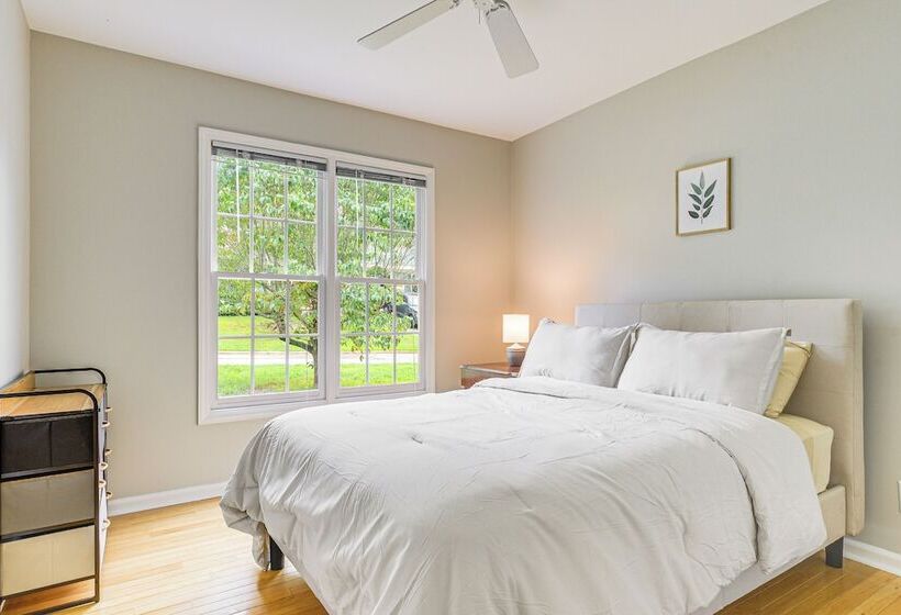 Park Village Home W/ Pond: 6 Mi To Downtown Cary