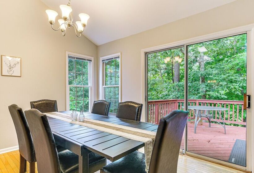 Park Village Home W/ Pond: 6 Mi To Downtown Cary