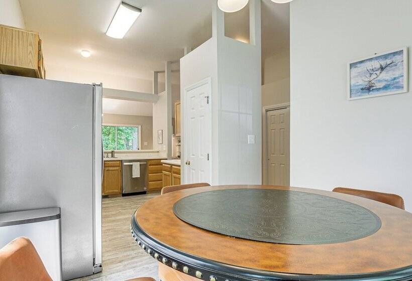 Park Village Home W/ Pond: 6 Mi To Downtown Cary