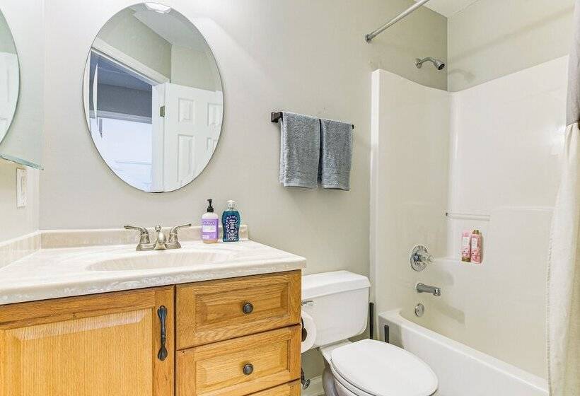 Park Village Home W/ Pond: 6 Mi To Downtown Cary