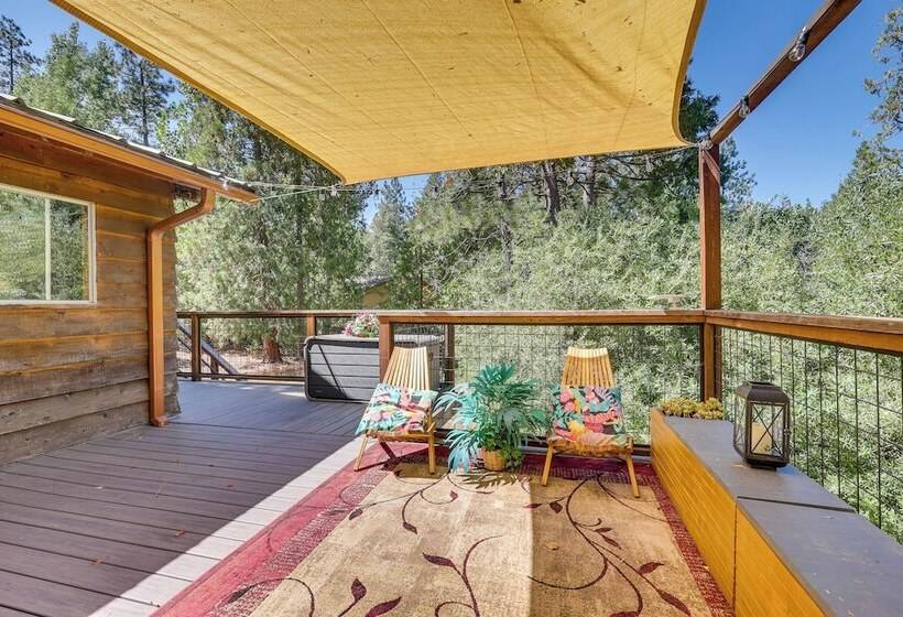 Peaceful Wooden Cabin, 2 Mi To Bass Lake!