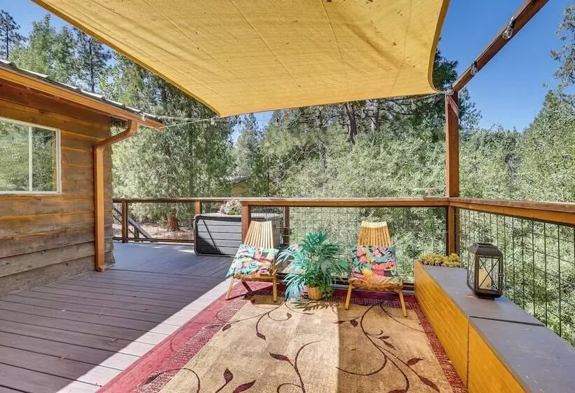 Peaceful Wooden Cabin, 2 Mi To Bass Lake!