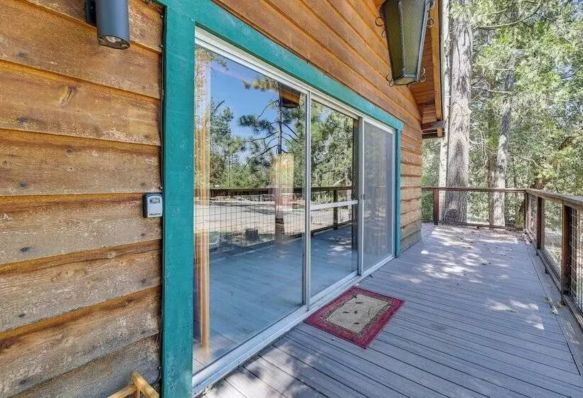 Peaceful Wooden Cabin, 2 Mi To Bass Lake!
