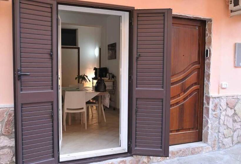 پانسیون Room In Apartment   Terrasinipalermovacation For 2 Guests