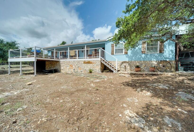 Pet Friendly Blanco Home W/ Private Deck!