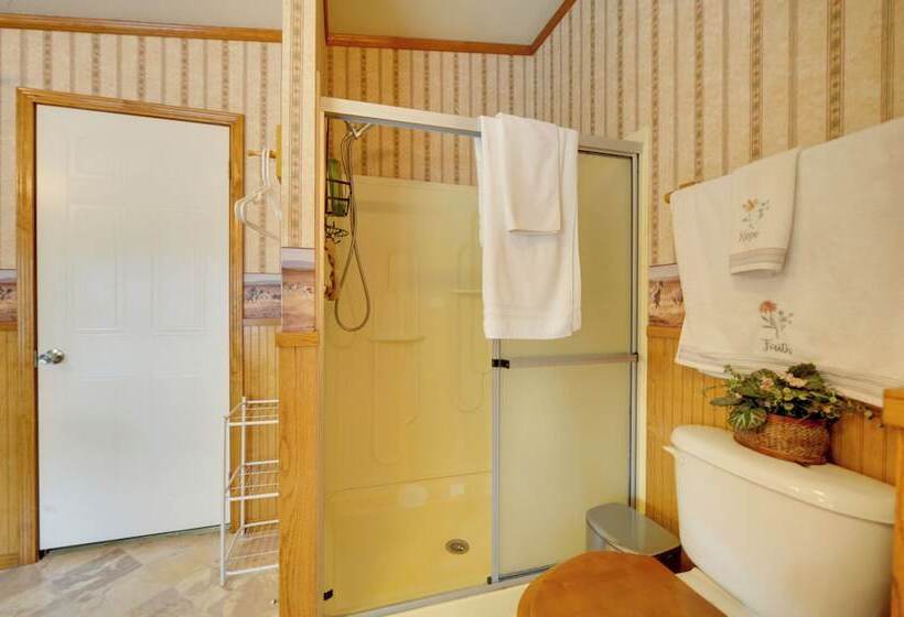 Pet Friendly Blanco Home W/ Private Deck!