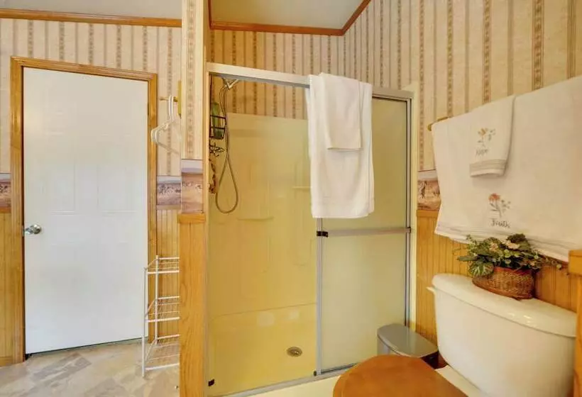 Pet Friendly Blanco Home W/ Private Deck!
