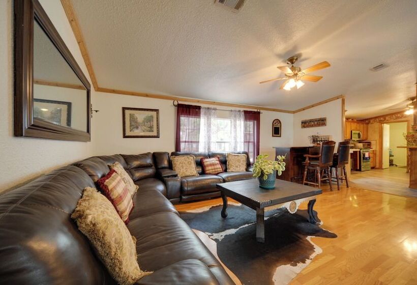 Pet Friendly Blanco Home W/ Private Deck!