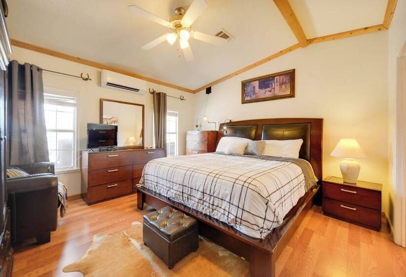 Pet Friendly Blanco Home W/ Private Deck!