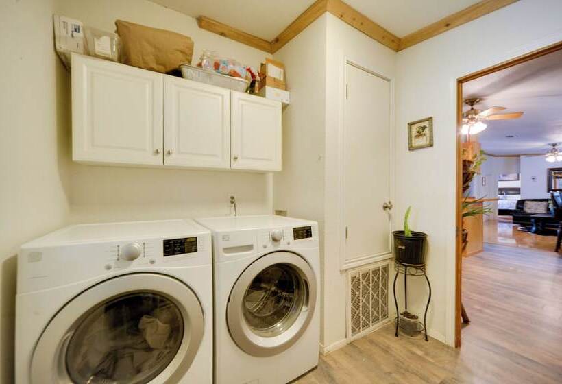 Pet Friendly Blanco Home W/ Private Deck!