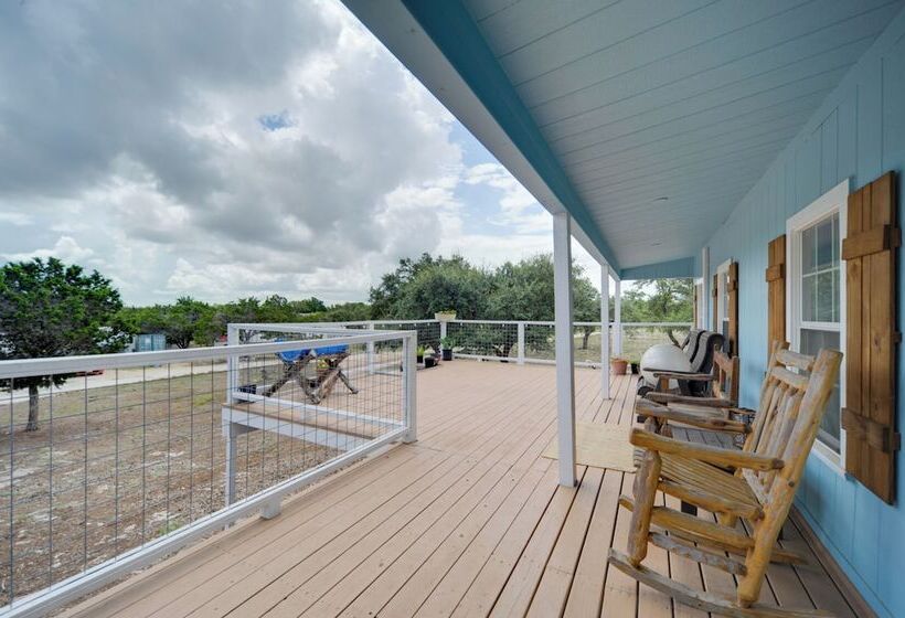 Pet Friendly Blanco Home W/ Private Deck!