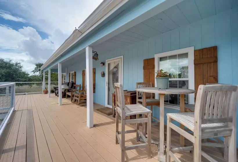 Pet Friendly Blanco Home W/ Private Deck!
