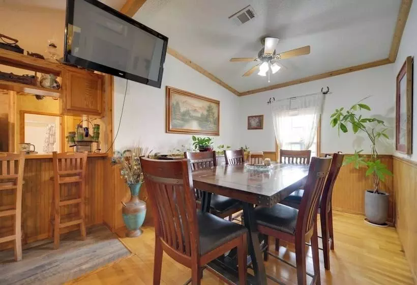 Pet Friendly Blanco Home W/ Private Deck!
