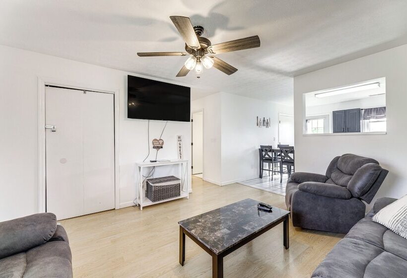 Quiet Dry Ridge Home W/ Yard   Near Ark Encounter!