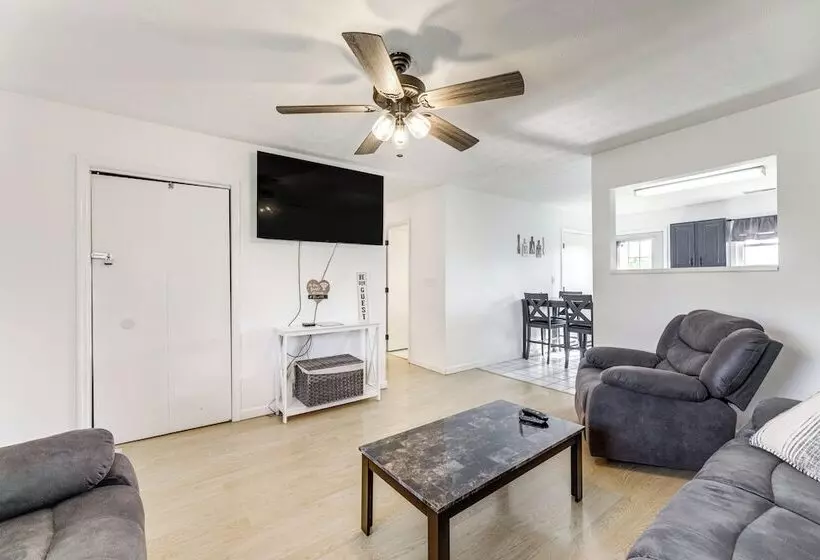 Quiet Dry Ridge Home W/ Yard   Near Ark Encounter!